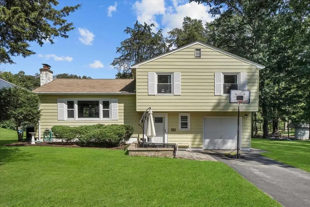 34 Briarcliff Avenue Poughkeepsie NY 12603