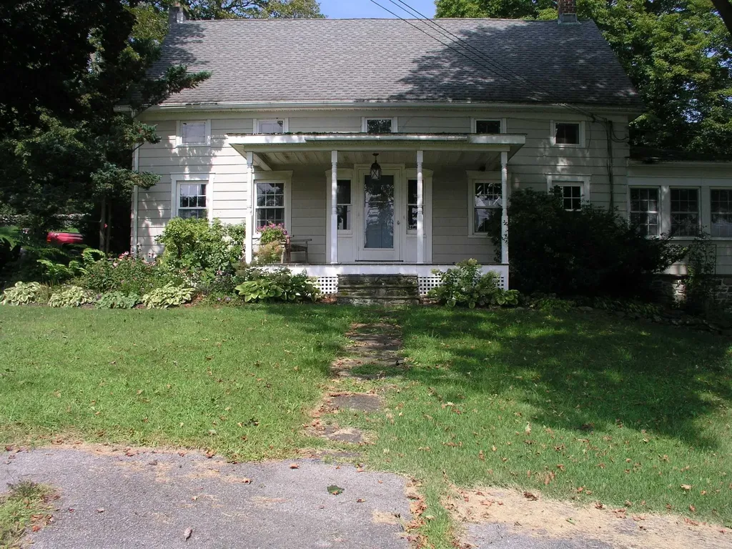 239 Browning Road Hyde Park NY 12538