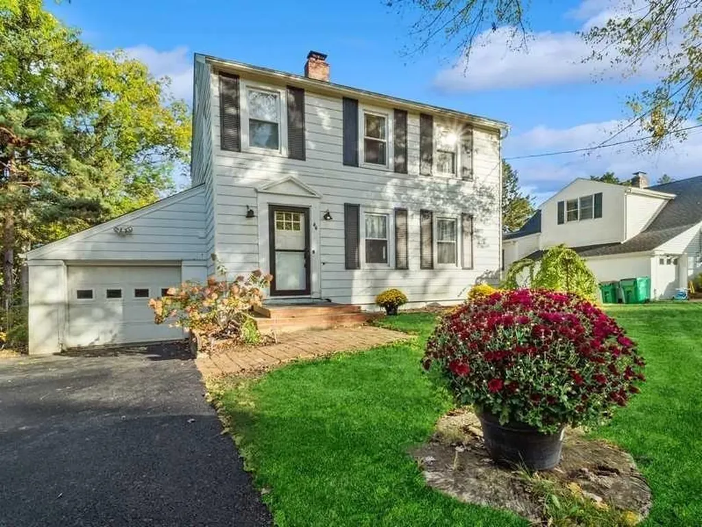 44 Durocher Terrace Poughkeepsie NY 12603