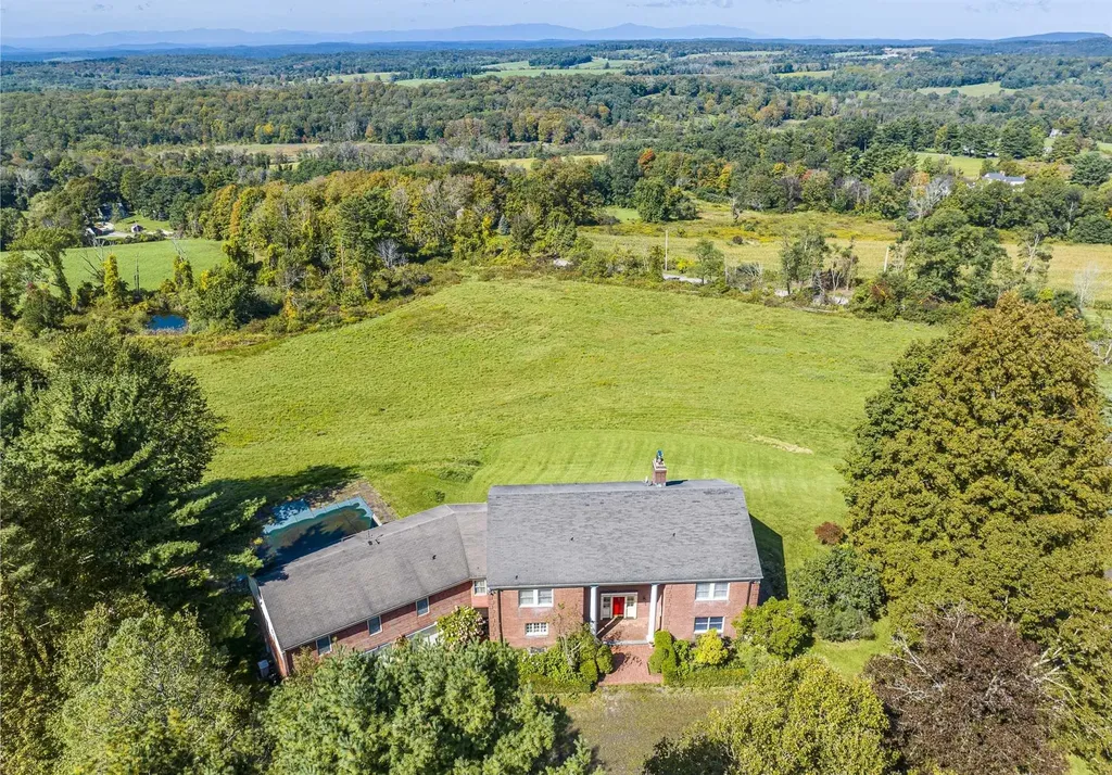 829 Tower Hill Road Millbrook NY 12545