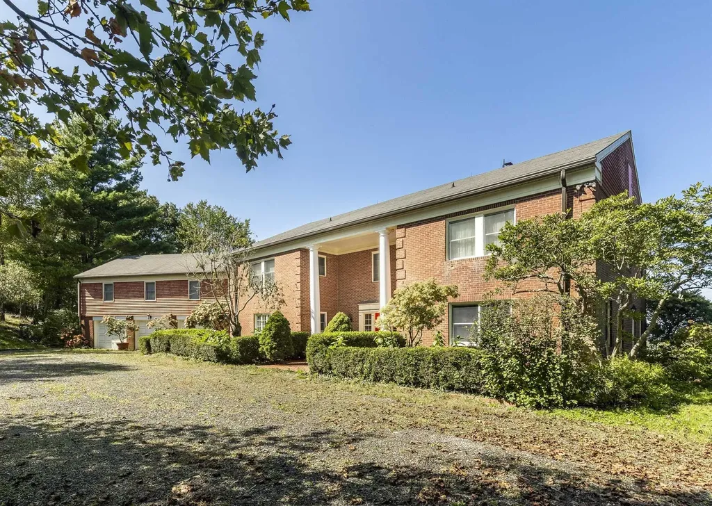 829 Tower Hill Road Millbrook NY 12545