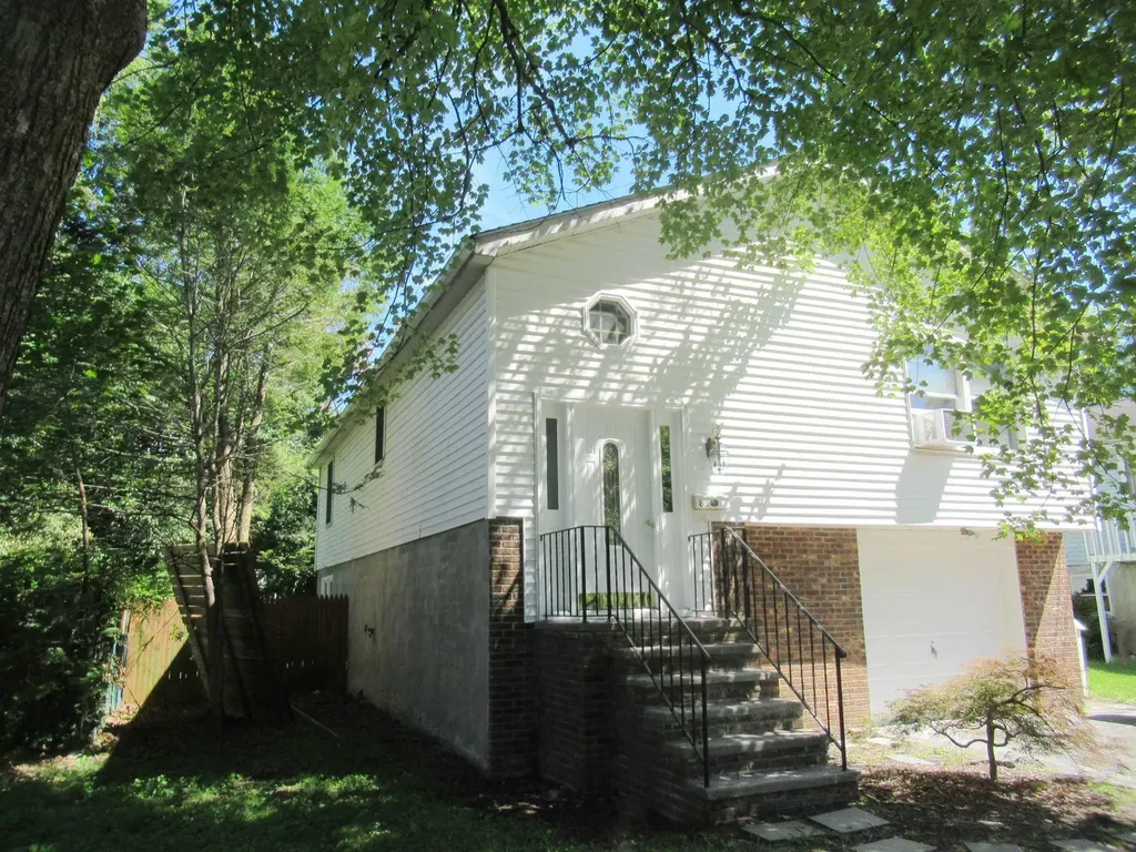 85 Lincoln Avenue Beacon NY 12508