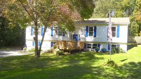 156 Old Quaker Lane Hyde Park NY 12538