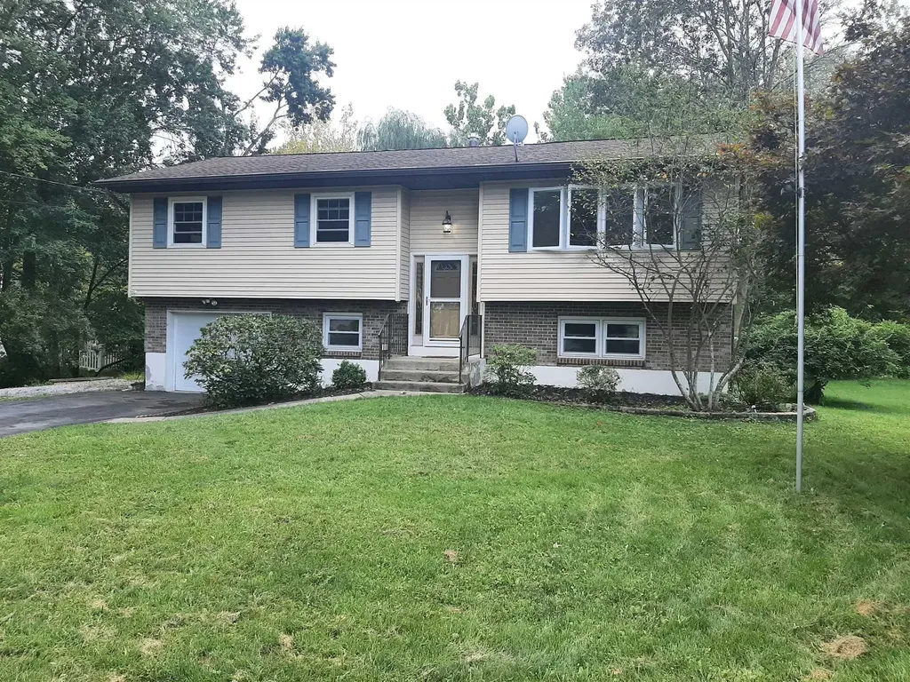 97 Sutton Park Road Poughkeepsie NY 12603