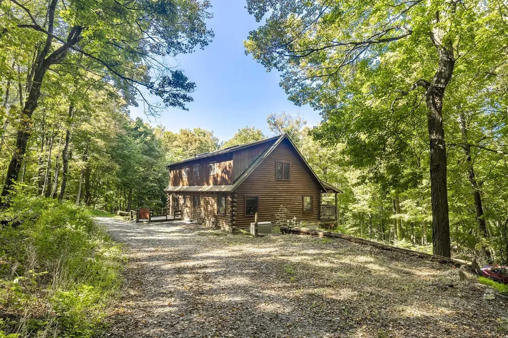 26 Trebor Trail Millbrook NY 12545