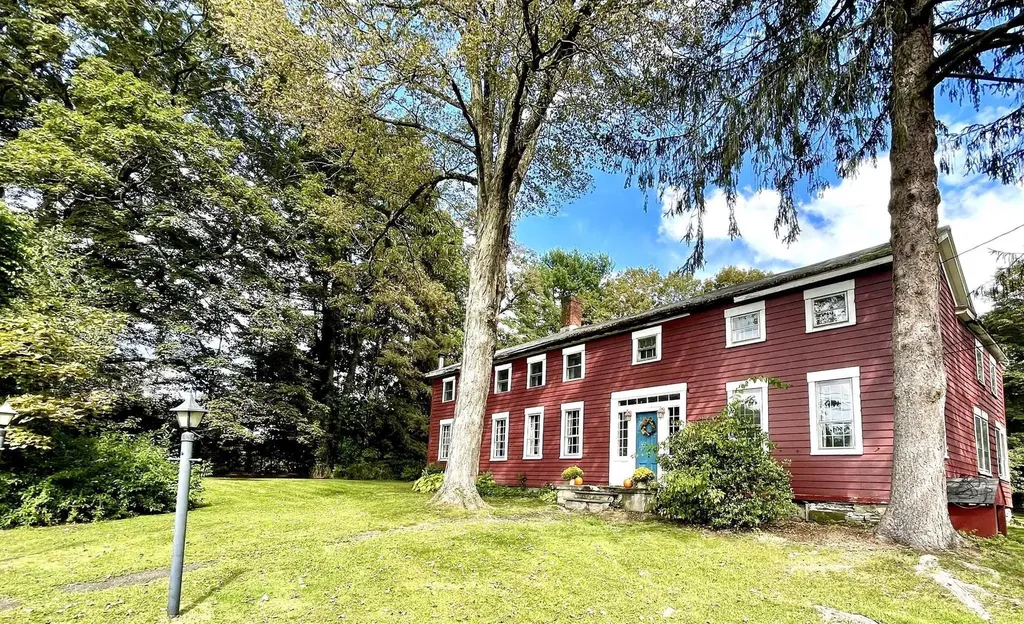 1452 Route 9g Hyde Park NY 12538
