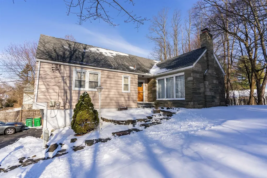 16 Croft Road Poughkeepsie NY 12603