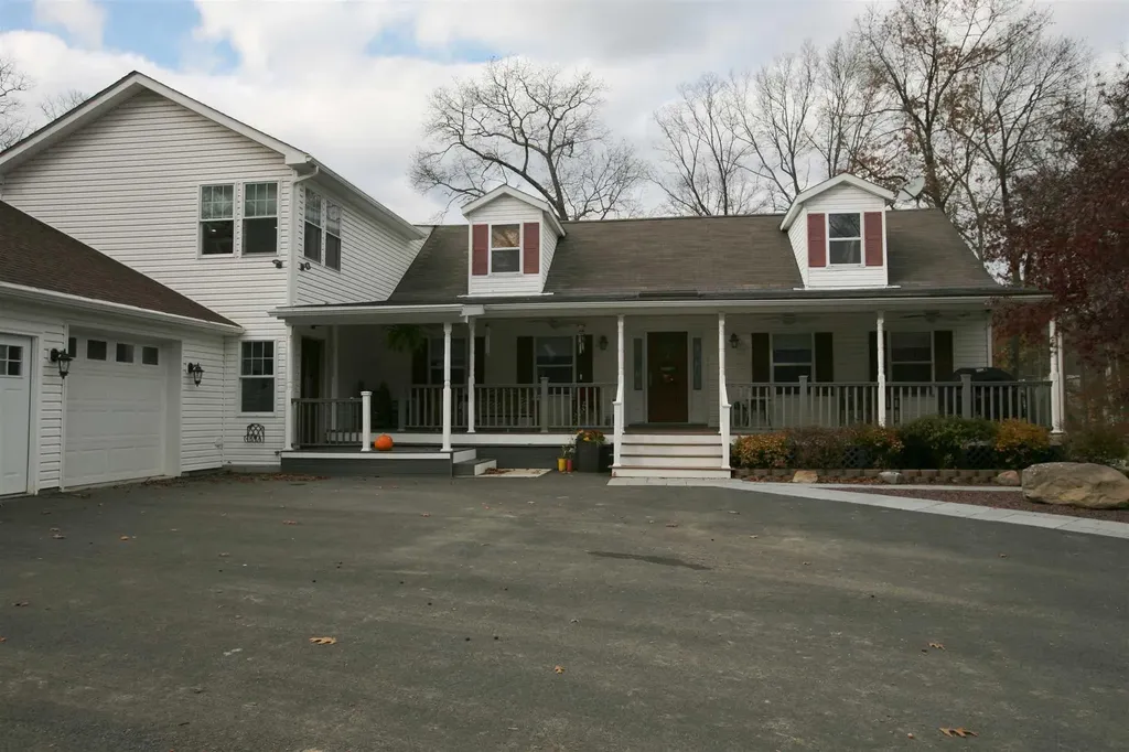 39 Silver Lane Red Hook NY 12571