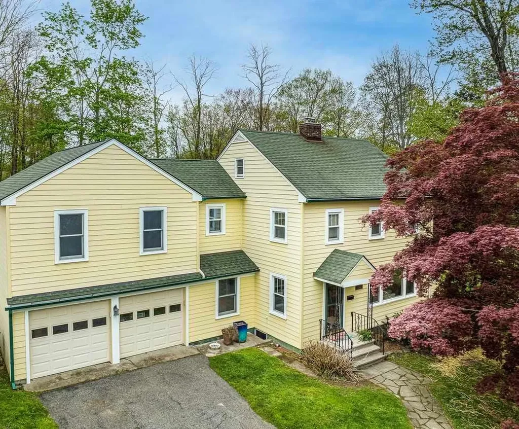30 Violet Place Rhinebeck NY 12572