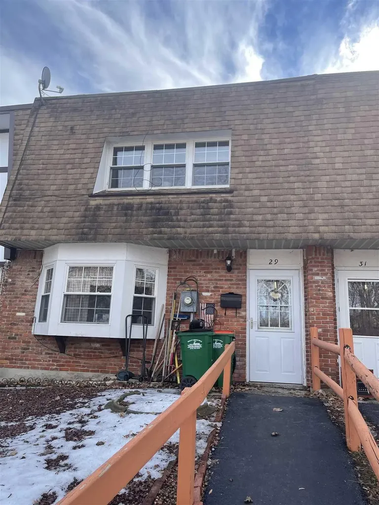 29 Roundtree Court Beacon NY 12508