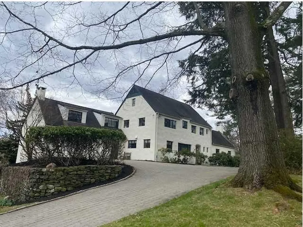 42 Barnard Avenue Poughkeepsie NY 12601
