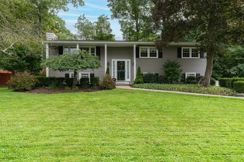 16 Albie Drive Hyde Park NY 12538