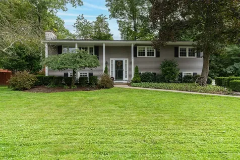 16 Albie Drive Hyde Park NY 12538
