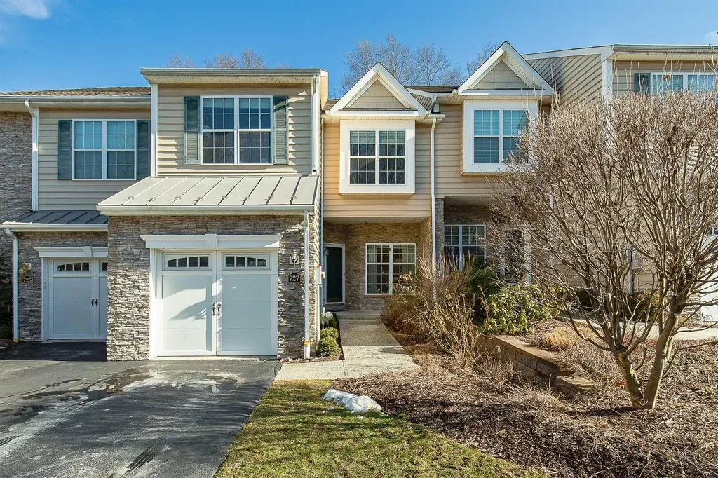 727 Huntington Drive Fishkill NY 12524
