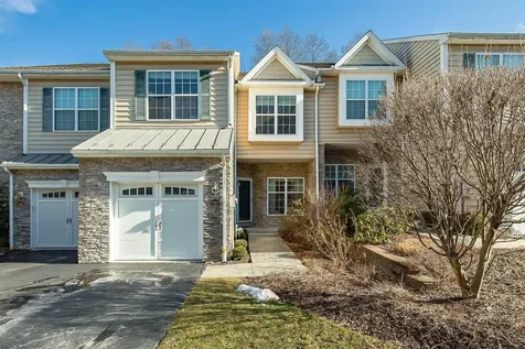 727 Huntington Drive Fishkill NY 12524