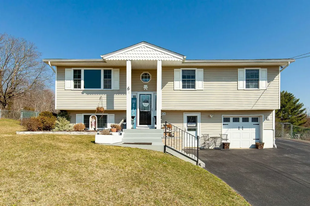 6 Rockledge Road Poughkeepsie NY 12601