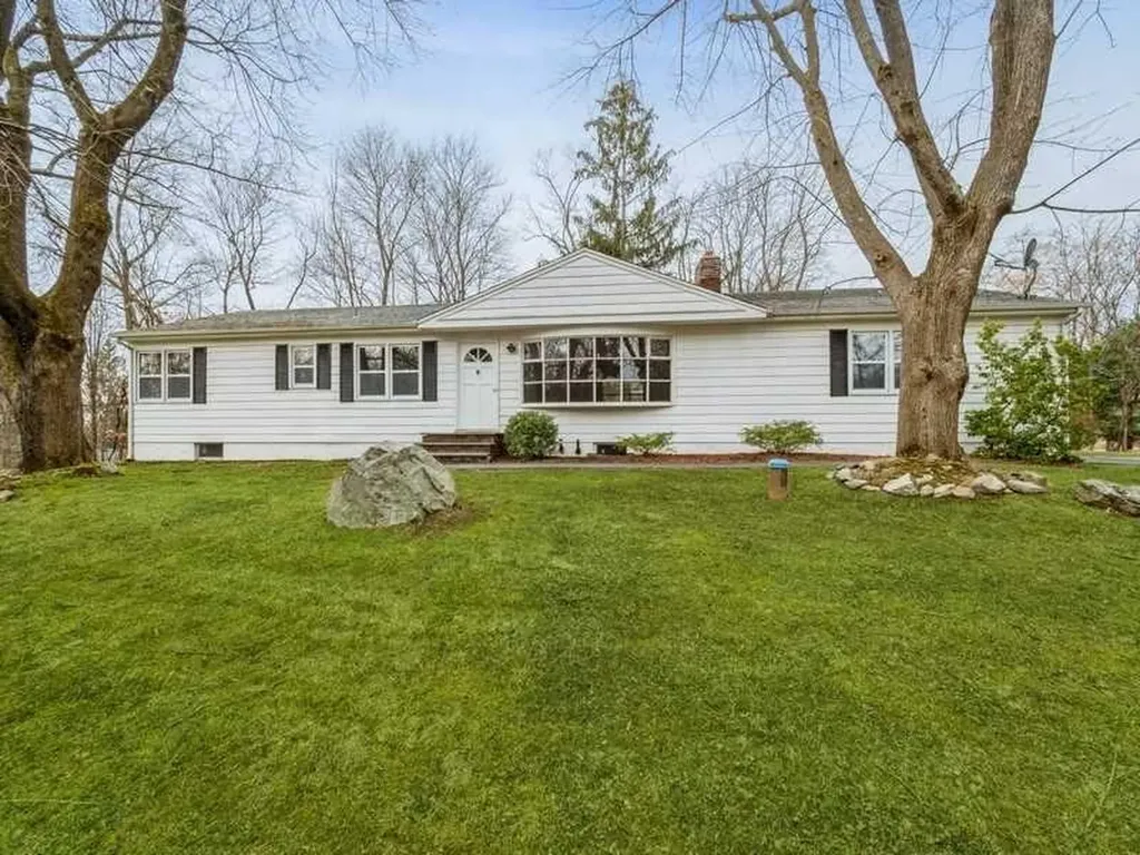 17 Vail Road Poughkeepsie NY 12603