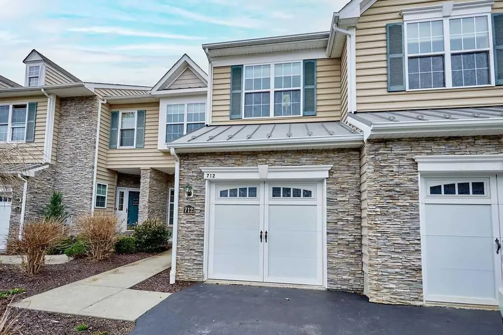 712 Huntington Drive Fishkill NY 12524