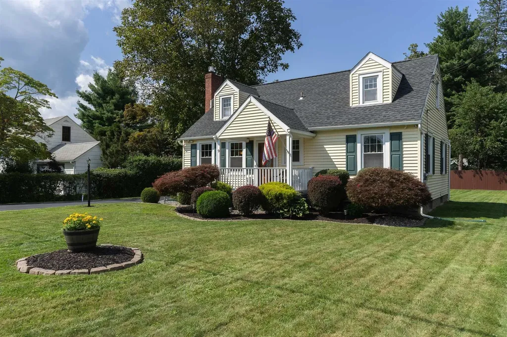 9 Mansion Drive Hyde Park NY 12538