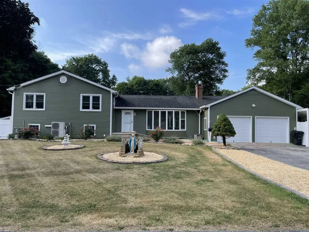 22 Dublin Lane Poughkeepsie NY 12603