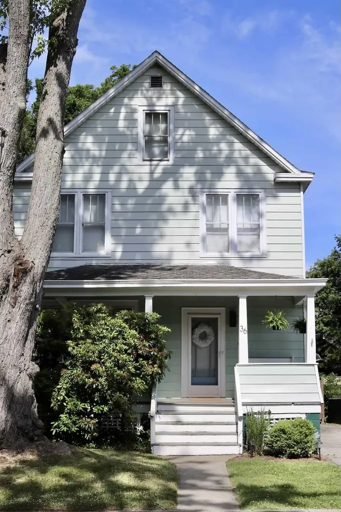 36 Oakwood Boulevard Poughkeepsie NY 12603