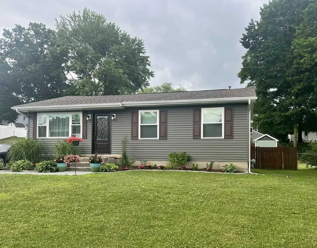 18 Peacock Lane Poughkeepsie NY 12601