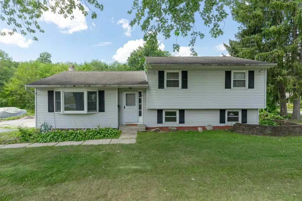 6 Susie Boulevard Poughkeepsie NY 12603