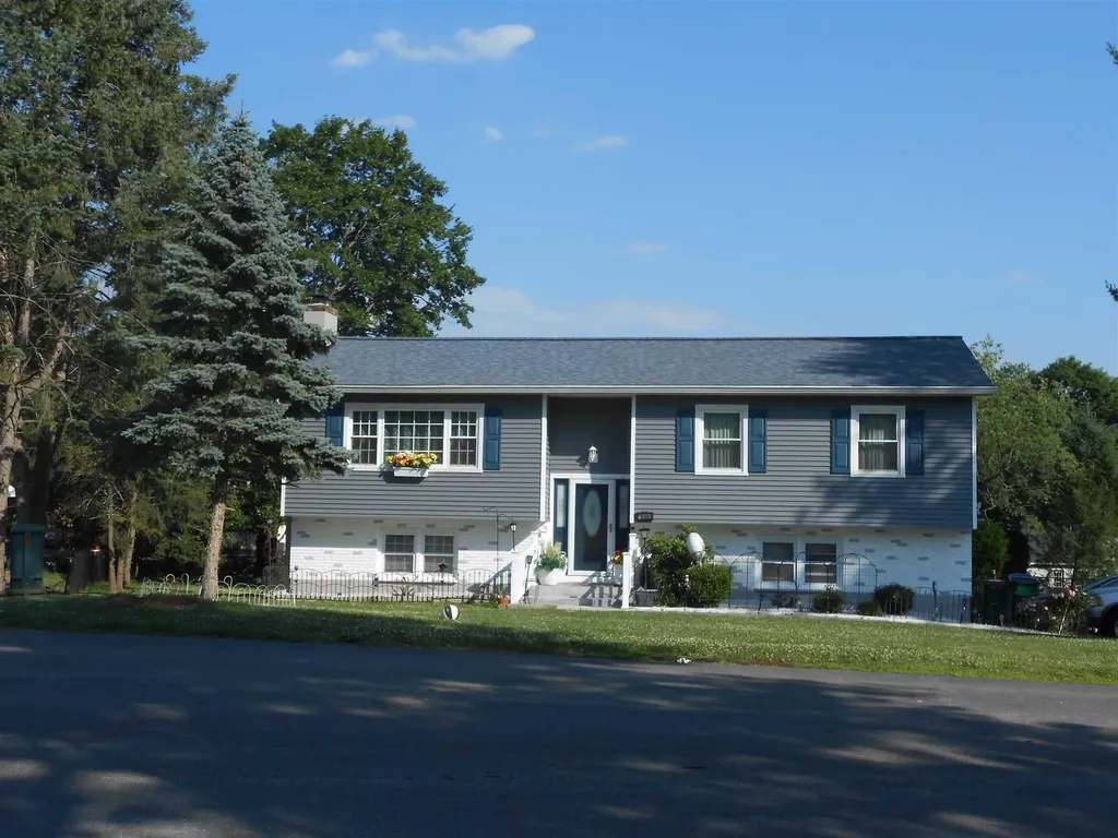 6 York Court Fishkill NY 12524