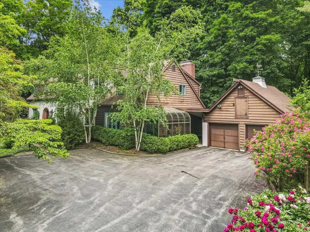 1 Willow Bend Poughkeepsie NY 12601