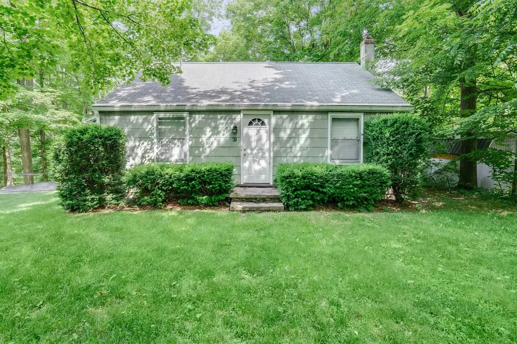61 South Avenue Pleasant Valley NY 12569