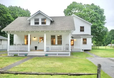 38 Thompson Street Red Hook NY 12571