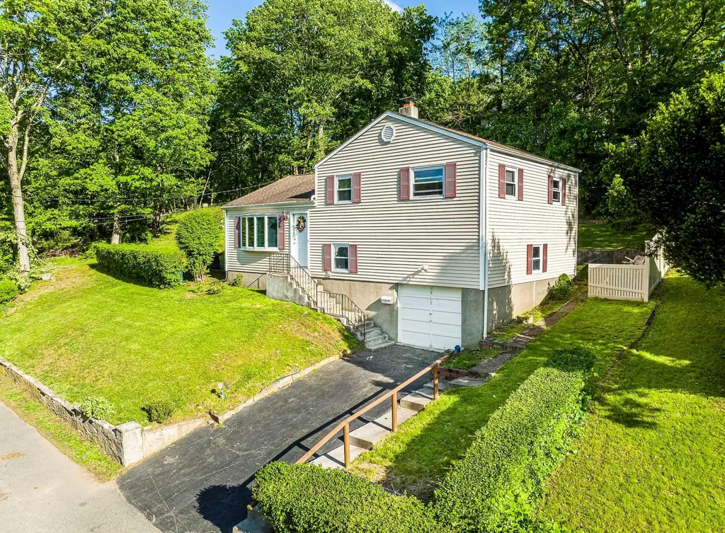 1515 East Boulevard Peekskill NY 10566