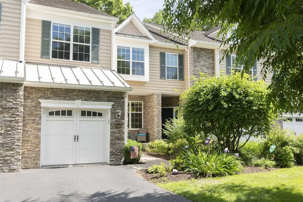 838 Huntington Drive Fishkill NY 12524