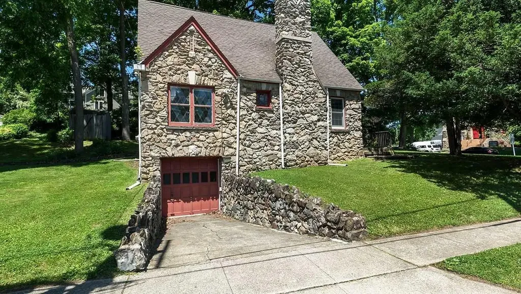 139 Hooker Avenue Poughkeepsie NY 12601