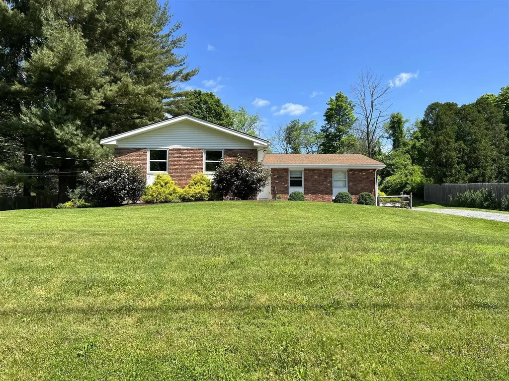 631 Shunpike Millbrook NY 12545