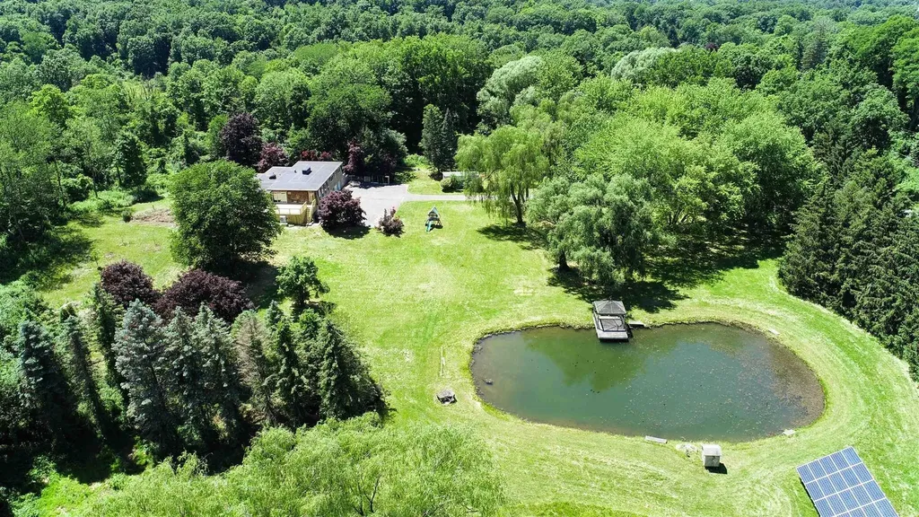 19 Barrytown Road Red Hook NY 12571