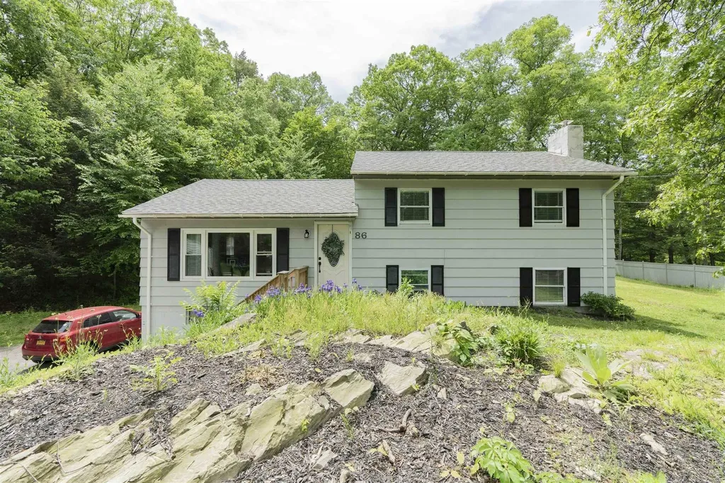 86 Roosevelt Road Hyde Park NY 12538