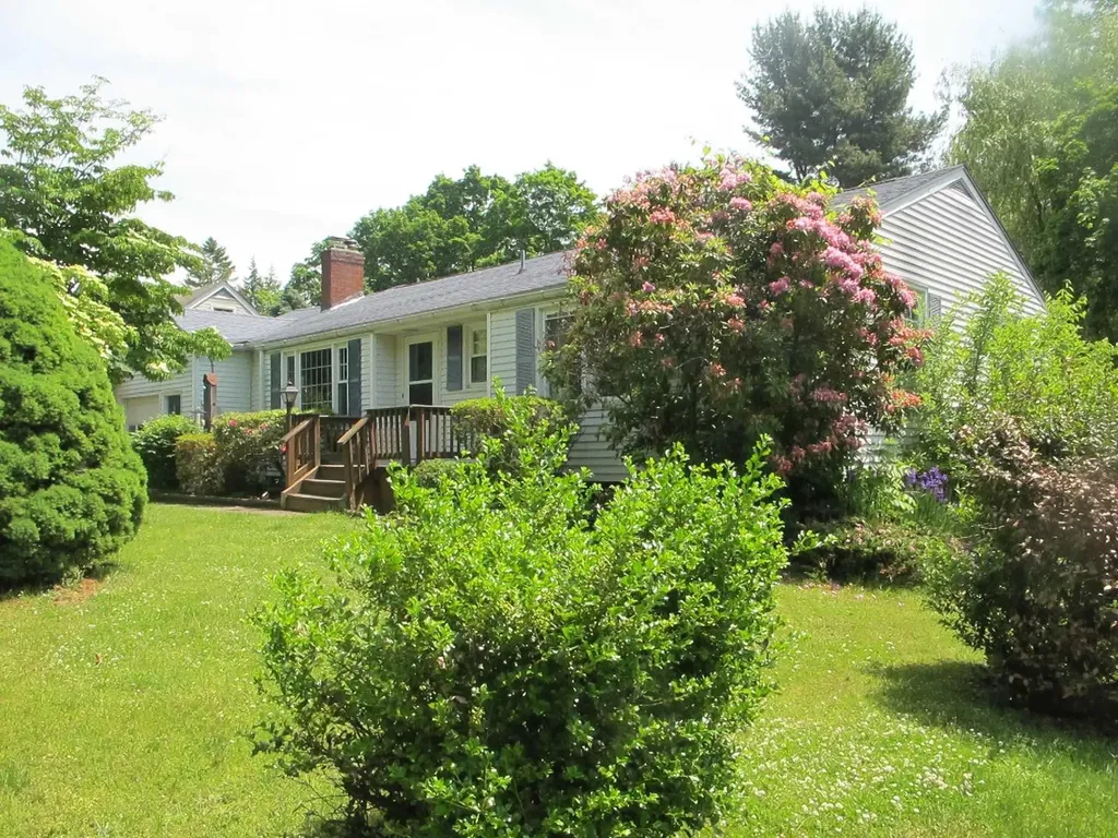 10 Ravine Road Hyde Park NY 12538
