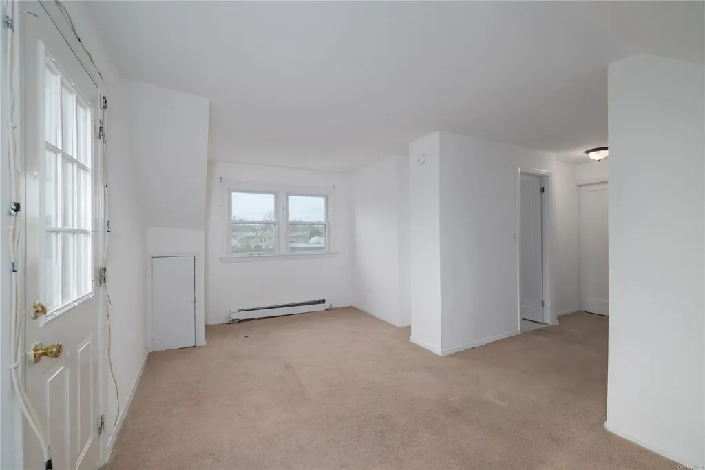 85 Jedwood Place Valley Stream NY 11581