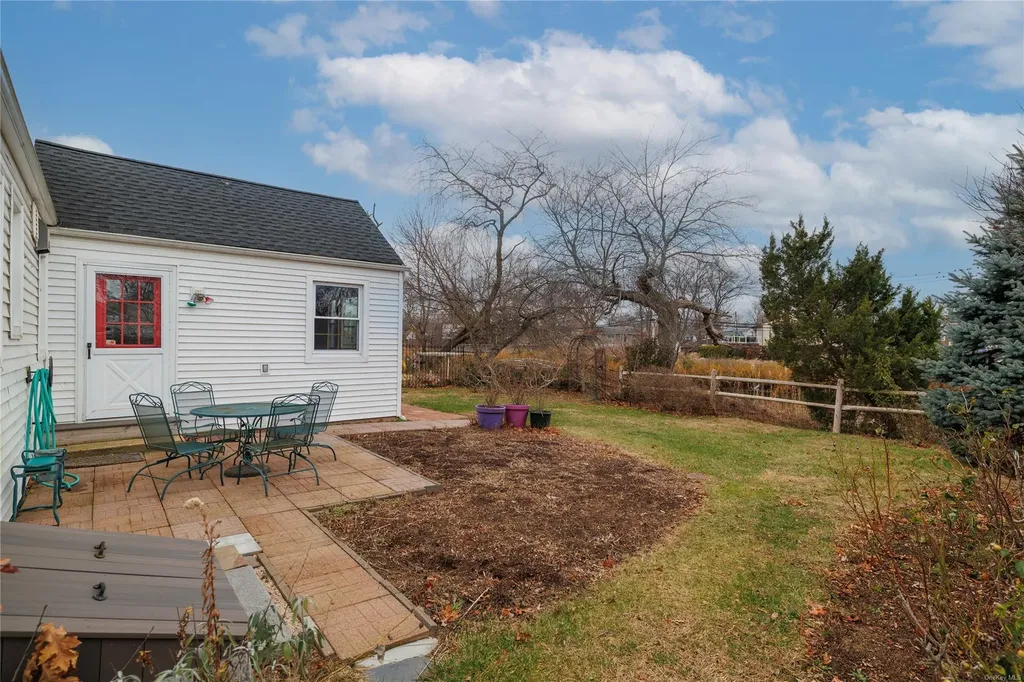 85 Jedwood Place Valley Stream NY 11581