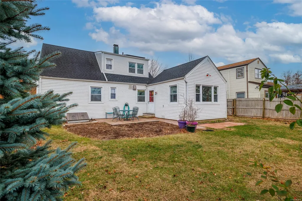 85 Jedwood Place Valley Stream NY 11581