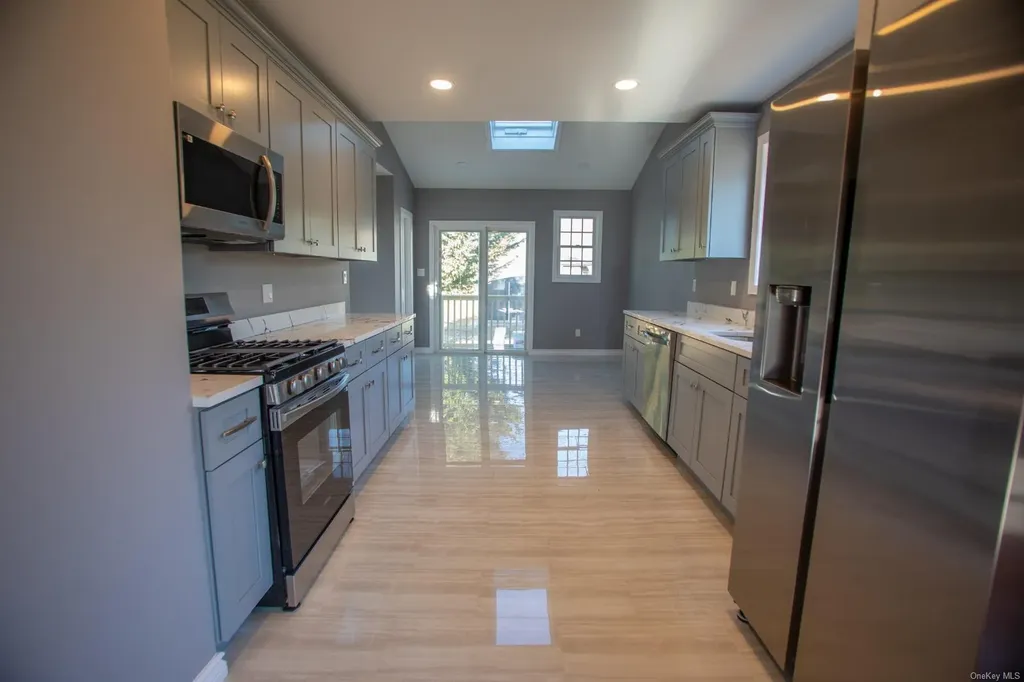 13 Hemlock Street Islip NY 11751