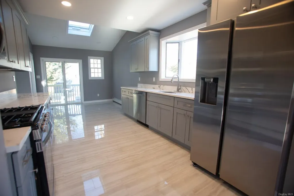 13 Hemlock Street Islip NY 11751