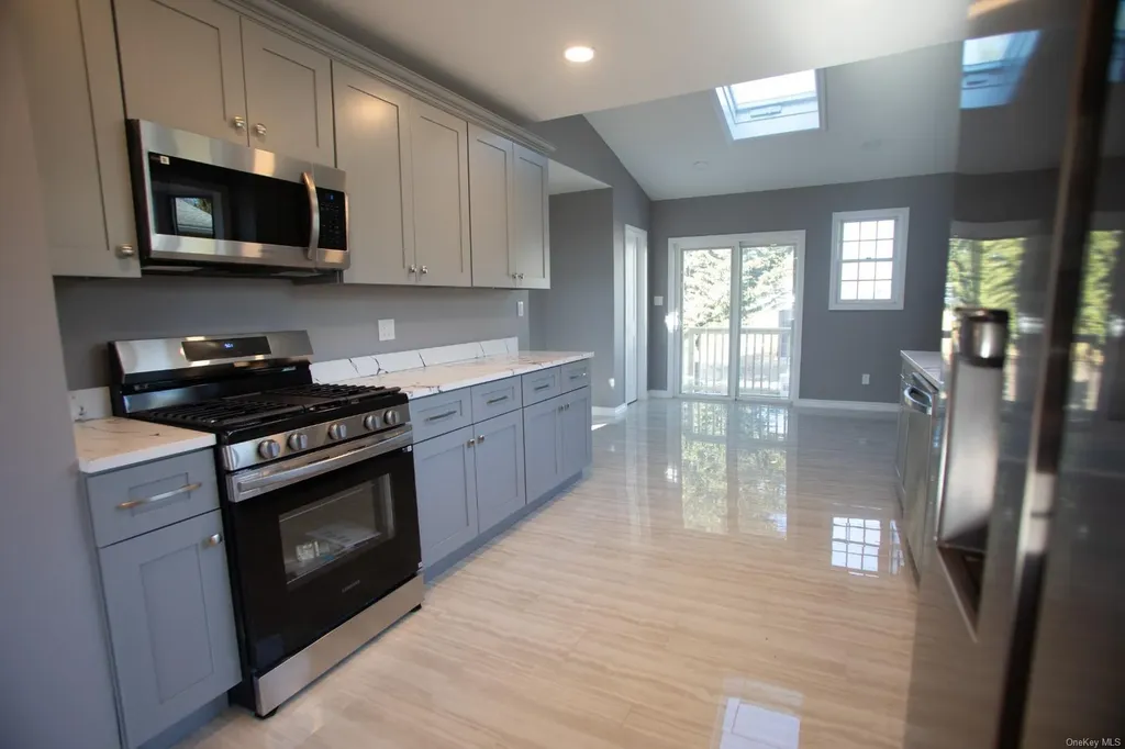 13 Hemlock Street Islip NY 11751