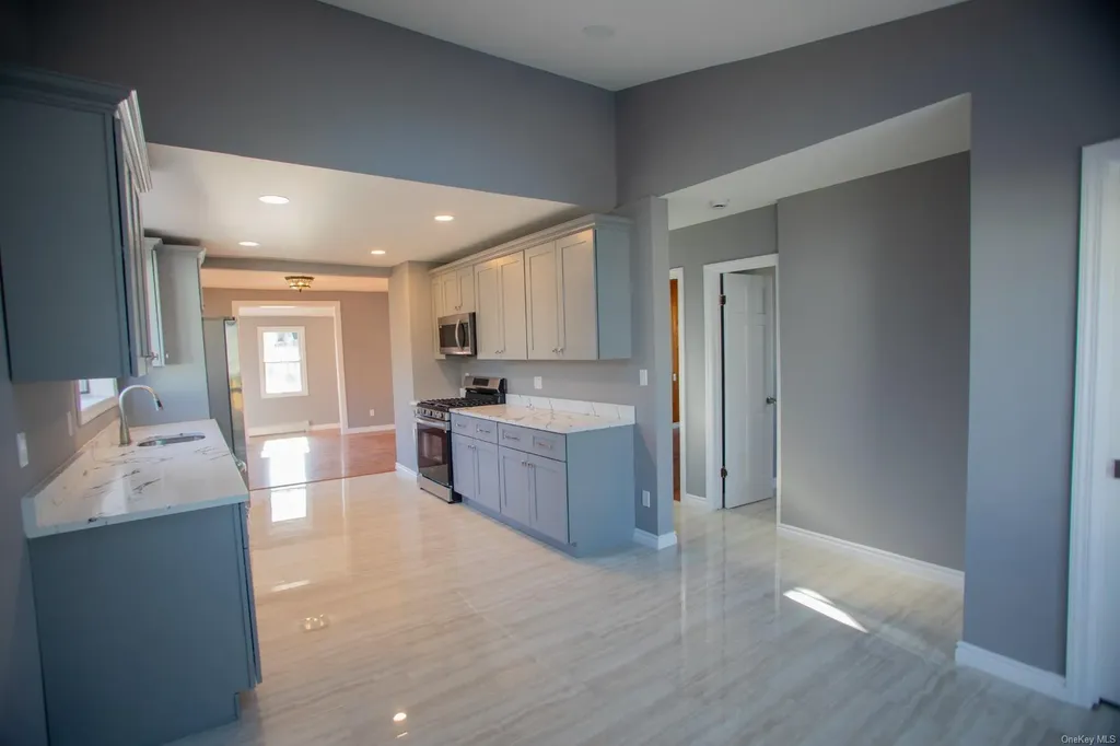 13 Hemlock Street Islip NY 11751