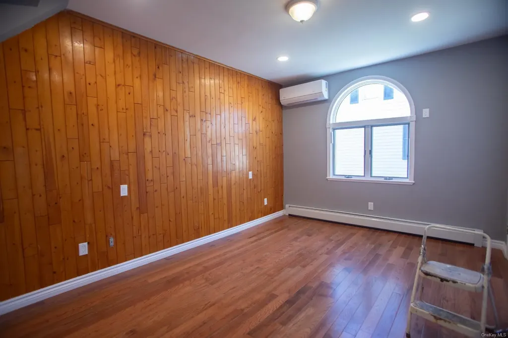 13 Hemlock Street Islip NY 11751