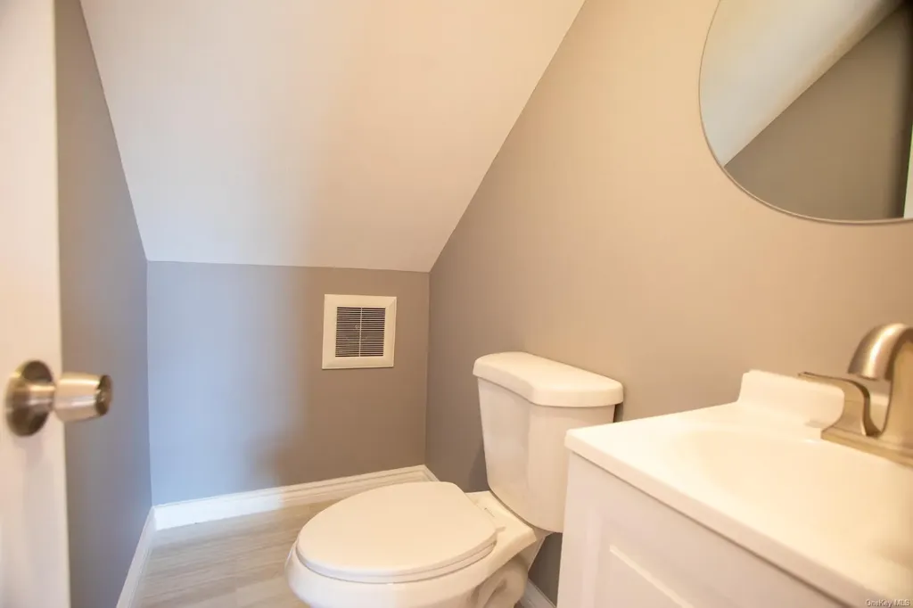13 Hemlock Street Islip NY 11751