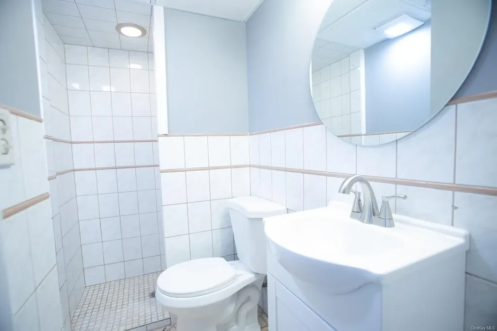 13 Hemlock Street Islip NY 11751