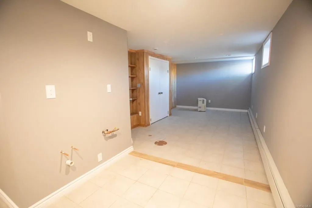 13 Hemlock Street Islip NY 11751
