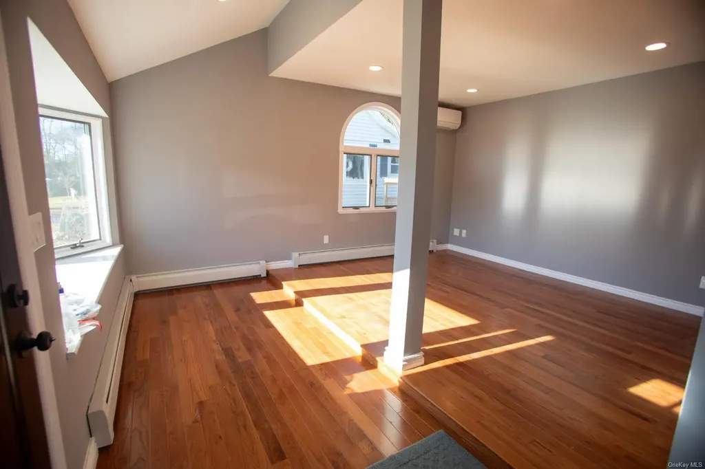 13 Hemlock Street Islip NY 11751